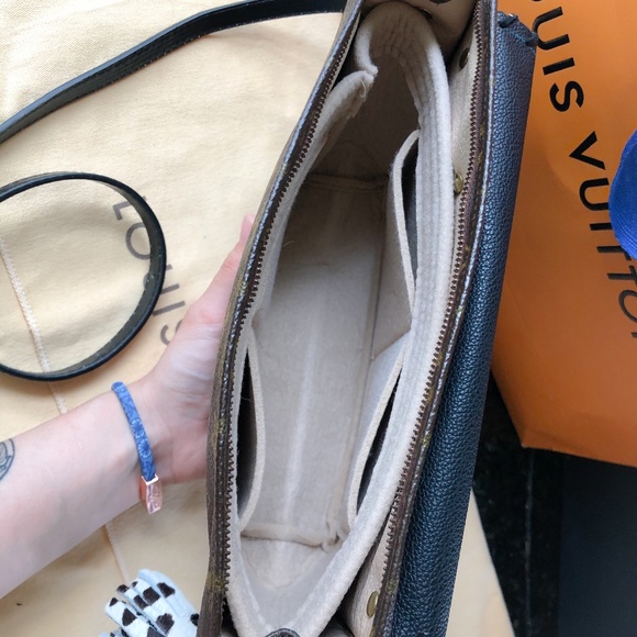 ✨🍒Authentic Louis Vuitton toiletry 26 ✨🍒 - Picture 5 of 10